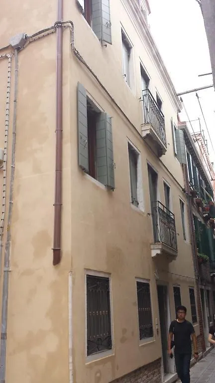 Angolo Fiorito Venice